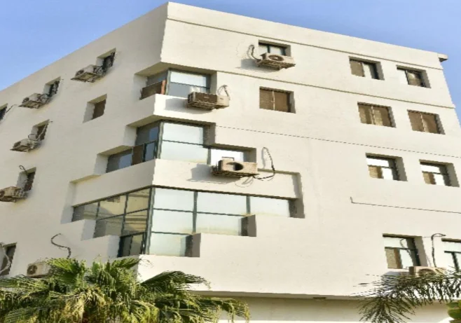 مبنى مركز علاج الحروق بمستشفيات جامعة عين شمس