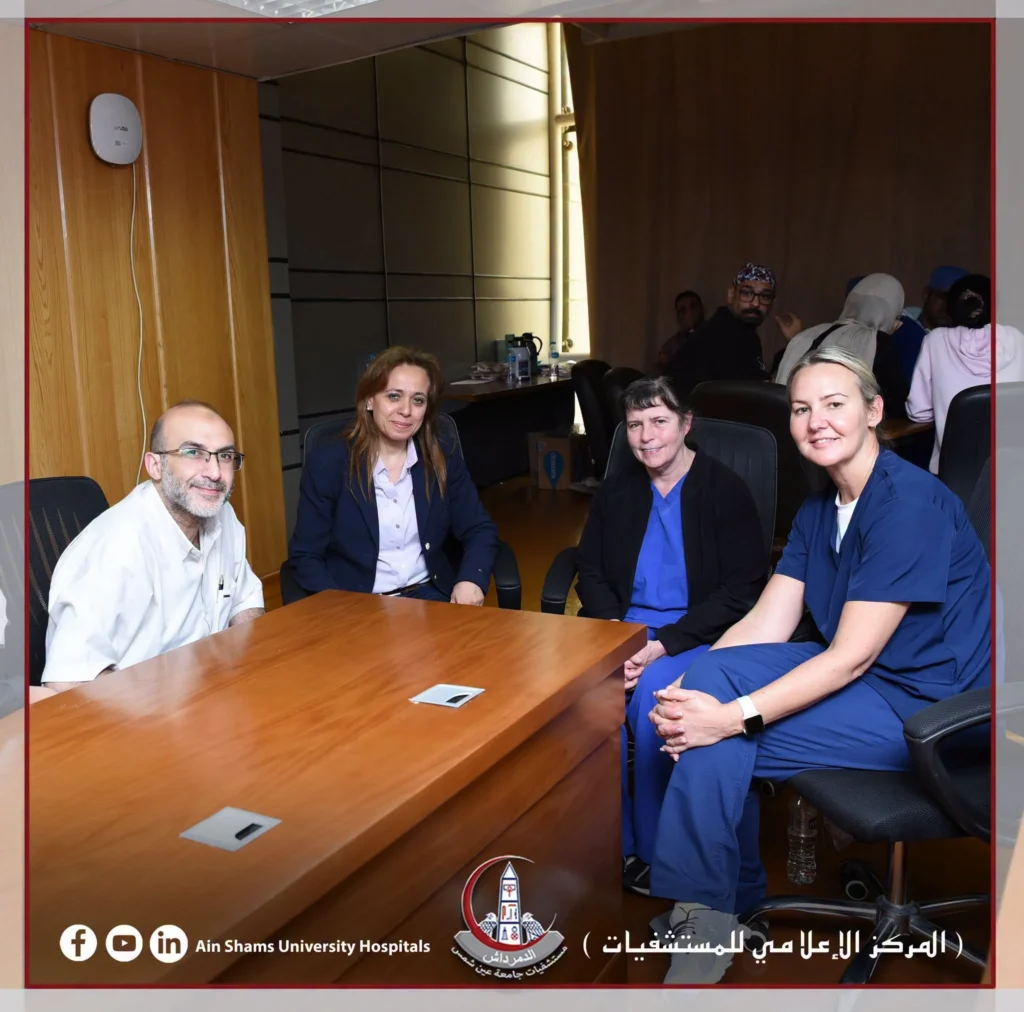 جانب من زيارة الوفد الطبي البريطاني لوحدة جراحة قلب الأطفال بمستشفيات جامعة عين شمس